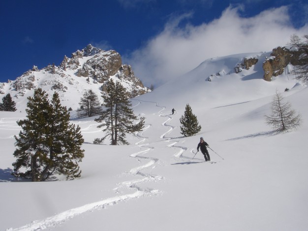 Les Rochers Charniers : ski de randonnée avec les guides de Serre Chevalier. Descente sur Plampinet par le vallon de l'Opon.